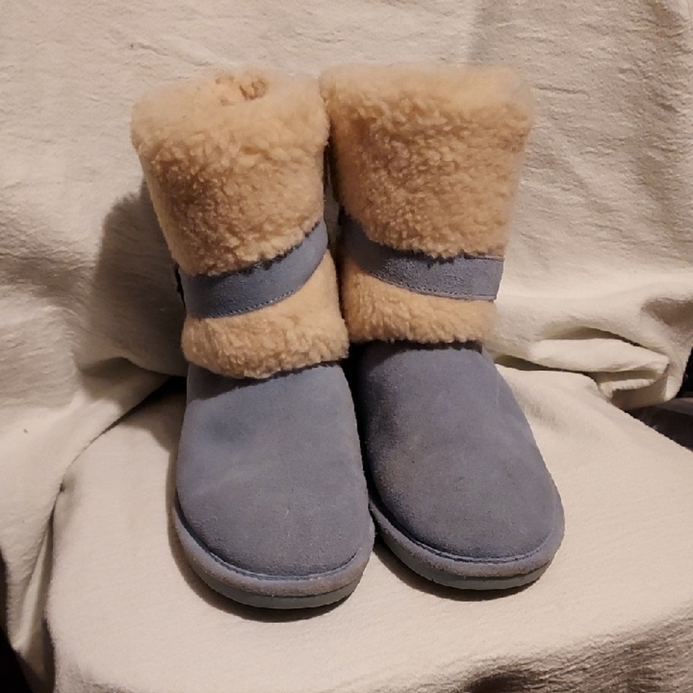 BearPaw Women's Blue and Tan Boots